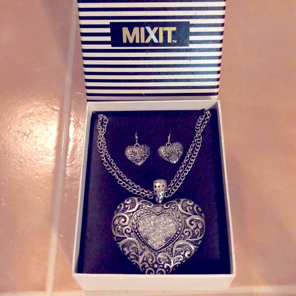 NWT MIX IT Necklace & Earring Set - Picture 2 of 4